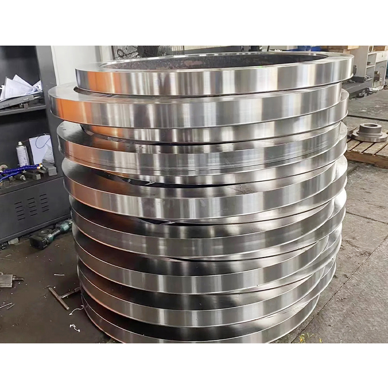 How does classic forging eliminate internal porosity and segregation in mold frames, improving overall material density and reliability?